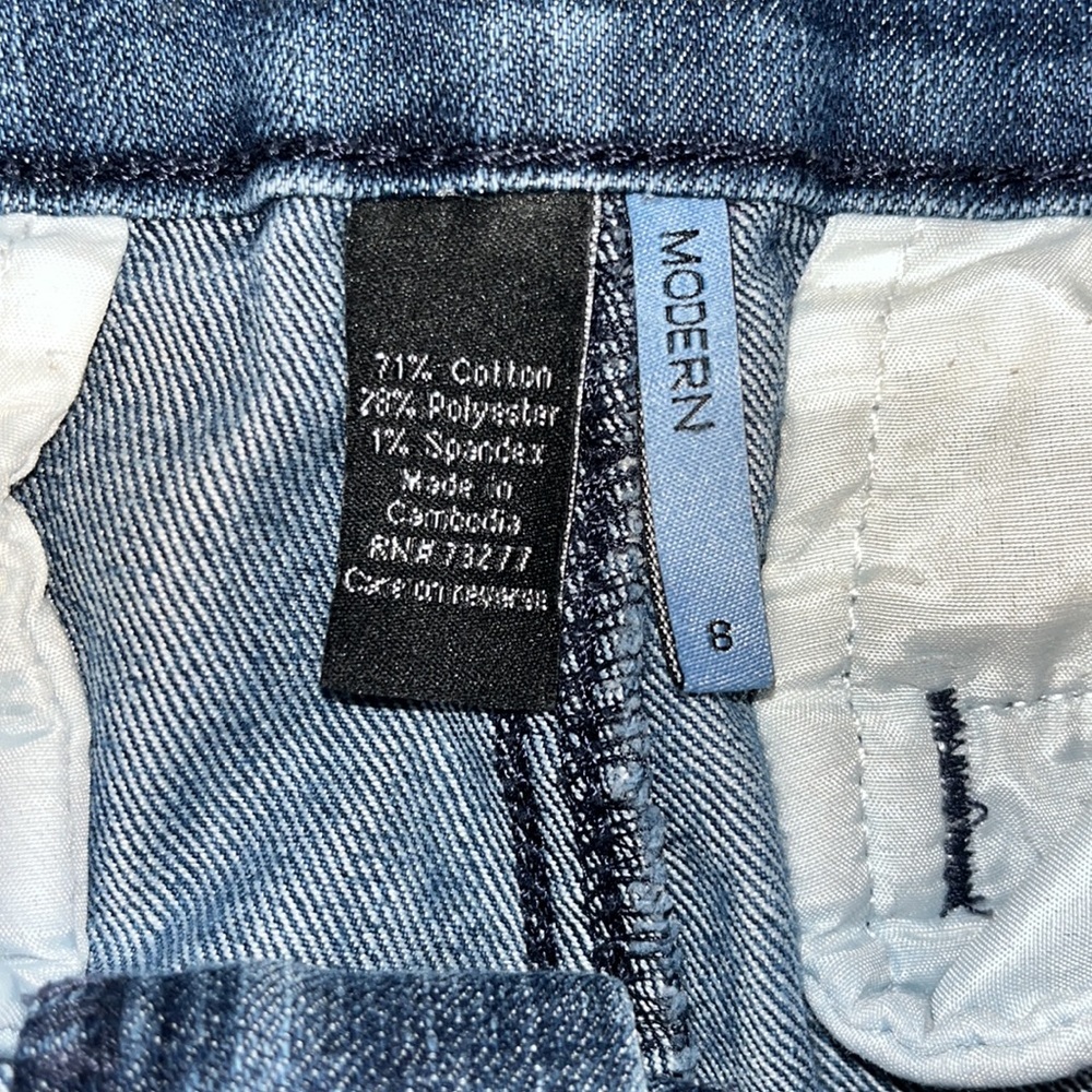 Modern shorts - Picture 2 of 2
